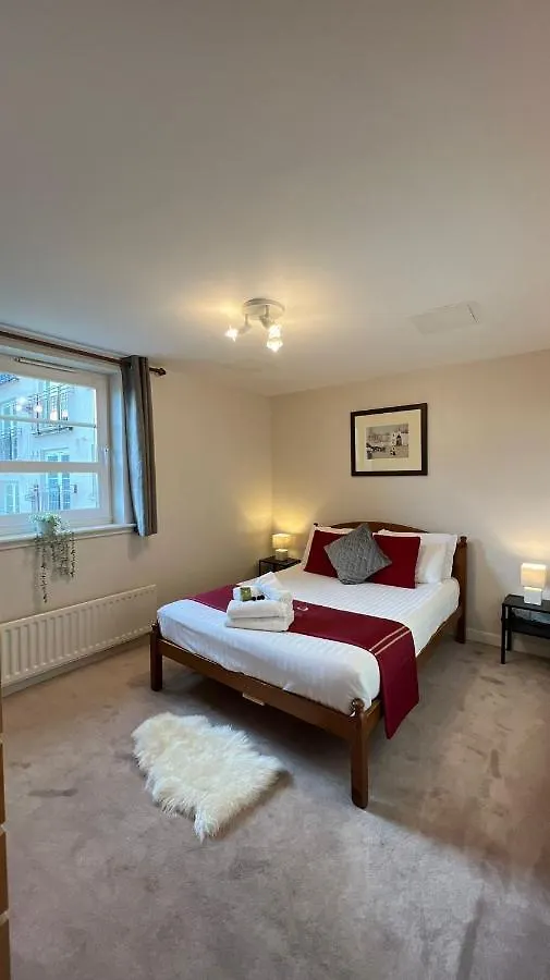 Edinburgh City Centre - Powderhall Modern Spacious 2 Bedroom Apartment With Free Parking