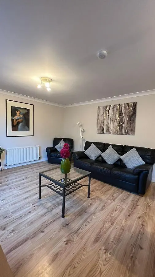 Edinburgh City Centre - Powderhall Modern Spacious 2 Bedroom Apartment With Free Parking