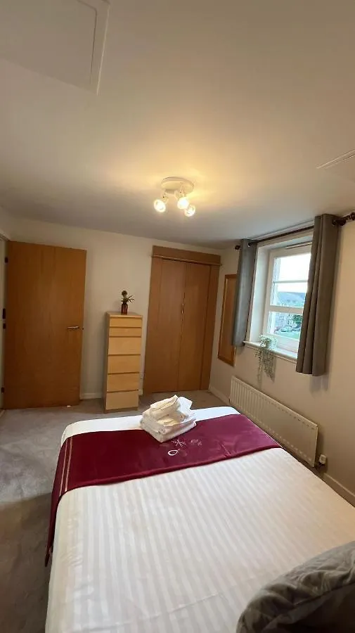 Edinburgh City Centre - Powderhall Modern Spacious 2 Bedroom Apartment With Free Parking